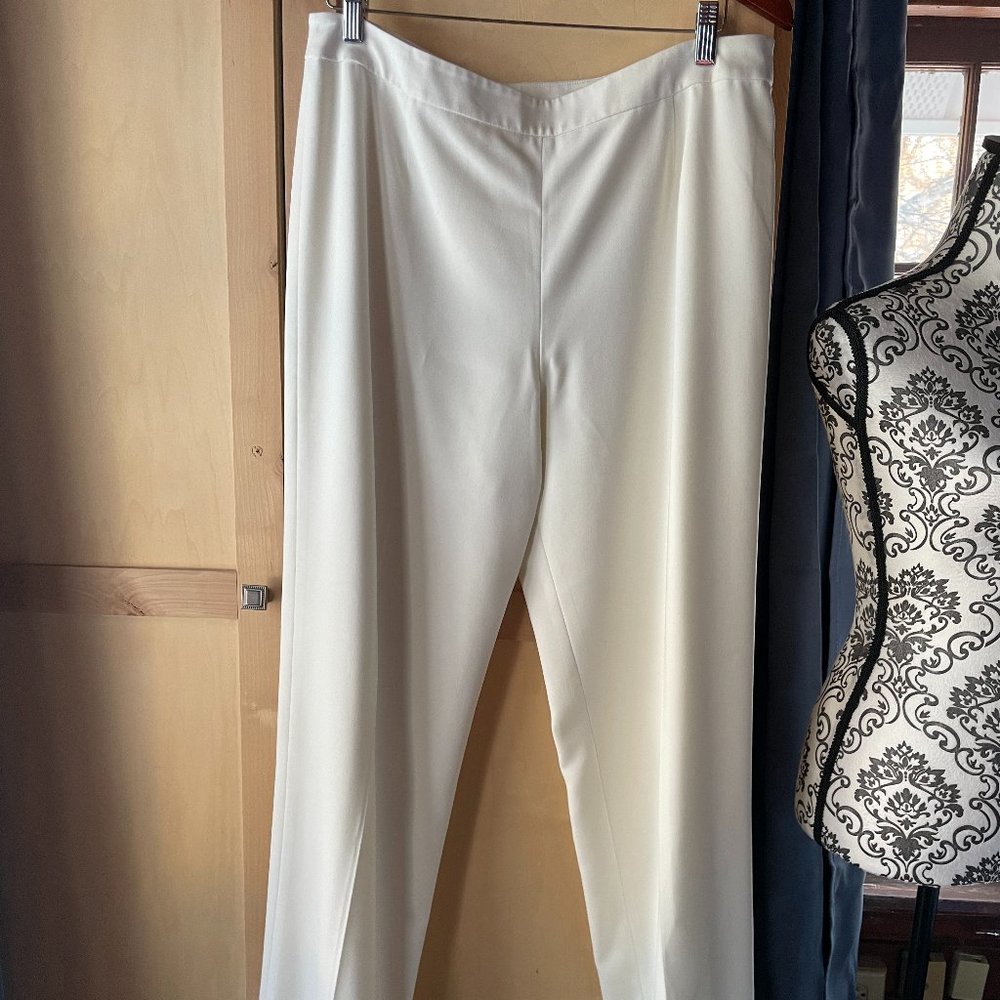 Suit Studio Cream Trousers, Size 10